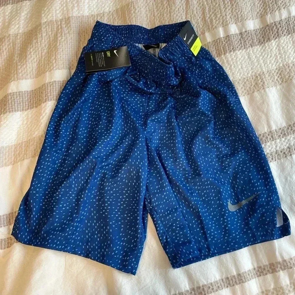 NIKE DRY-FIT  Training Shorts - BOYS XL - Picture 1 of 6